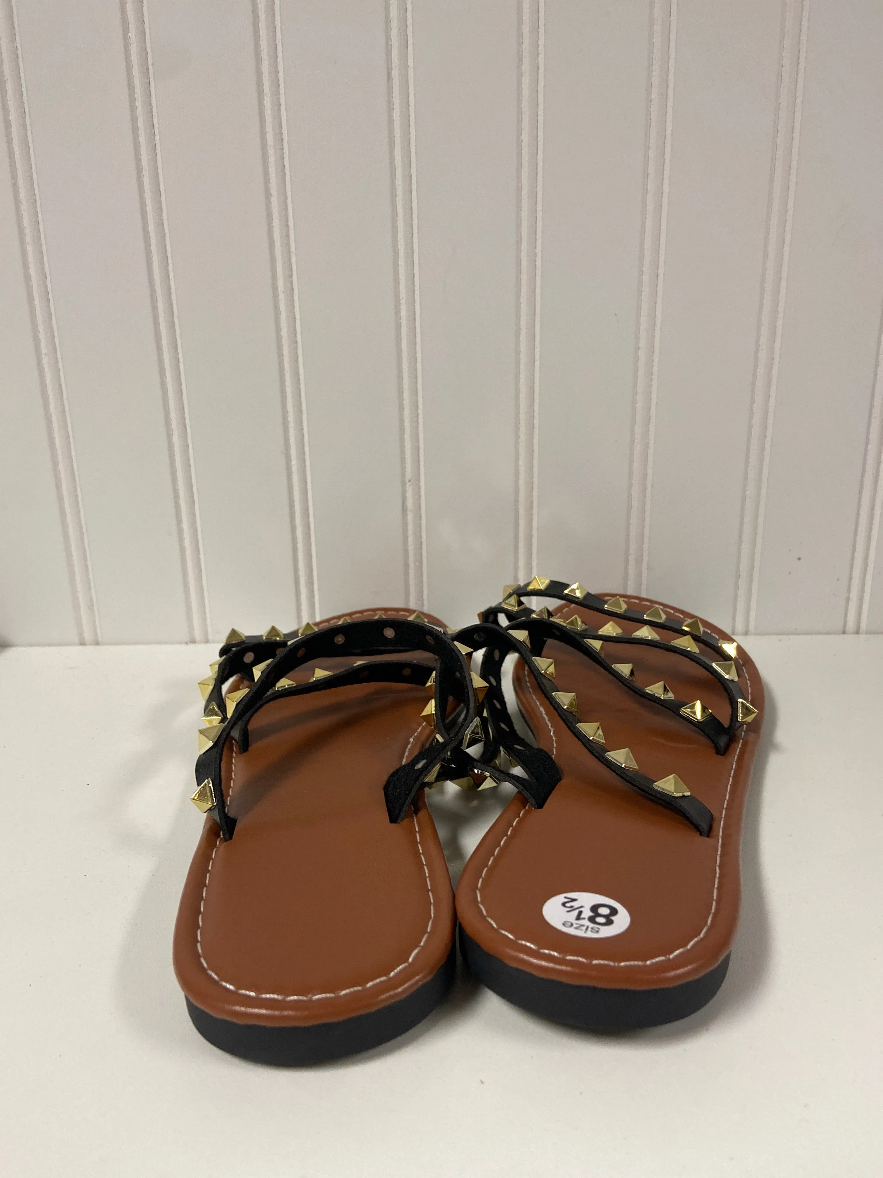 Black & Brown Sandals Flats Clothes Mentor, Size 8.5