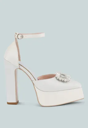 Maeissa Pearls Brooch Detail Platform Block Heel Sandals