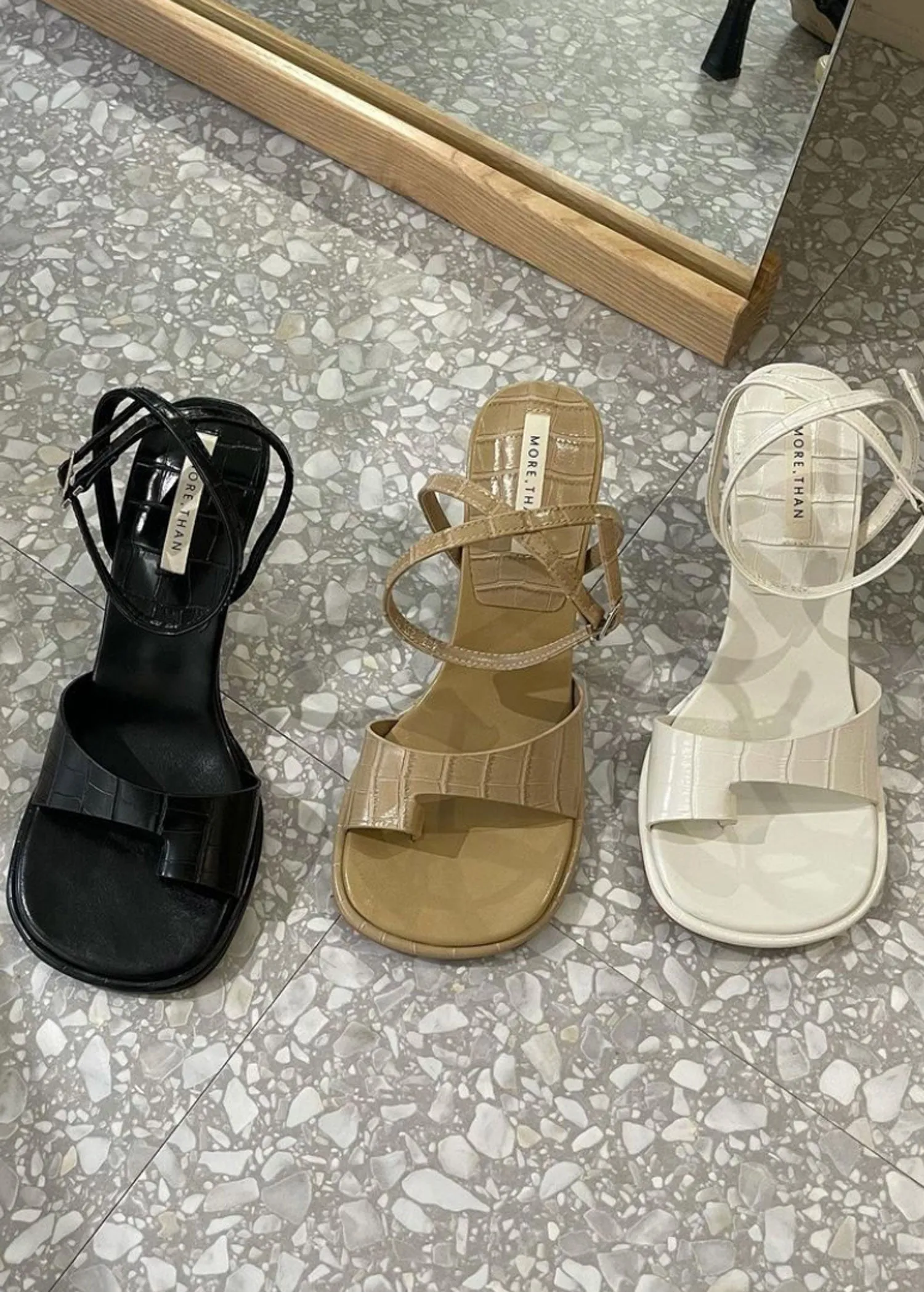 Noa Sandals (Pre-order)