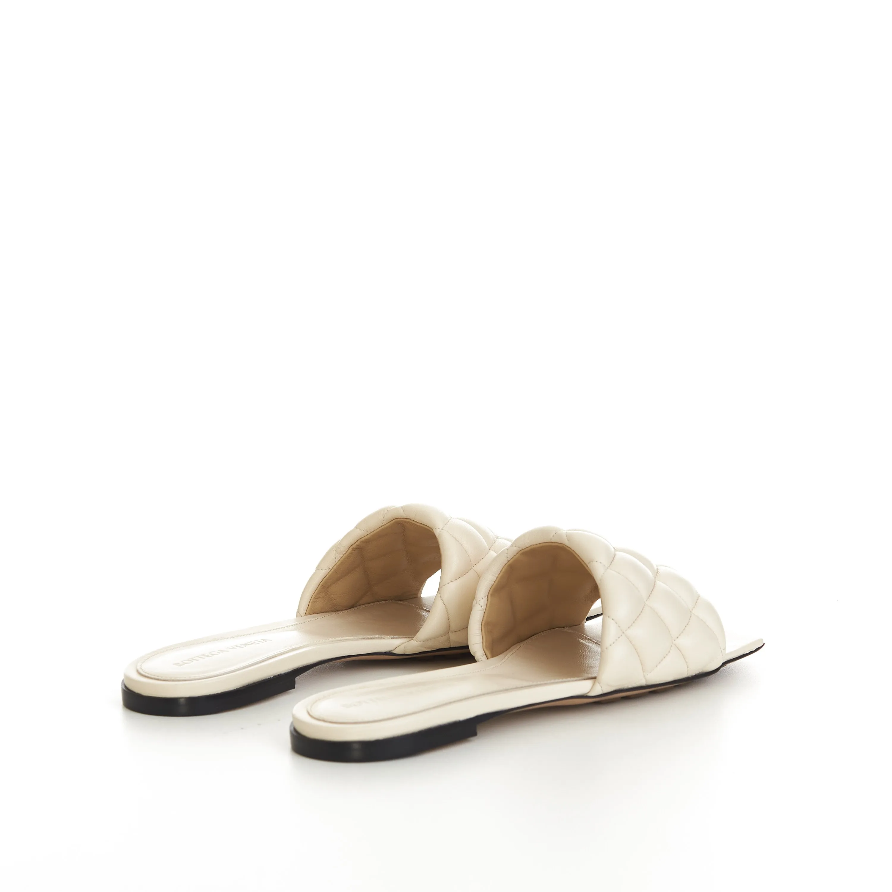 Quilted Padded Flat Sandals In White Leather