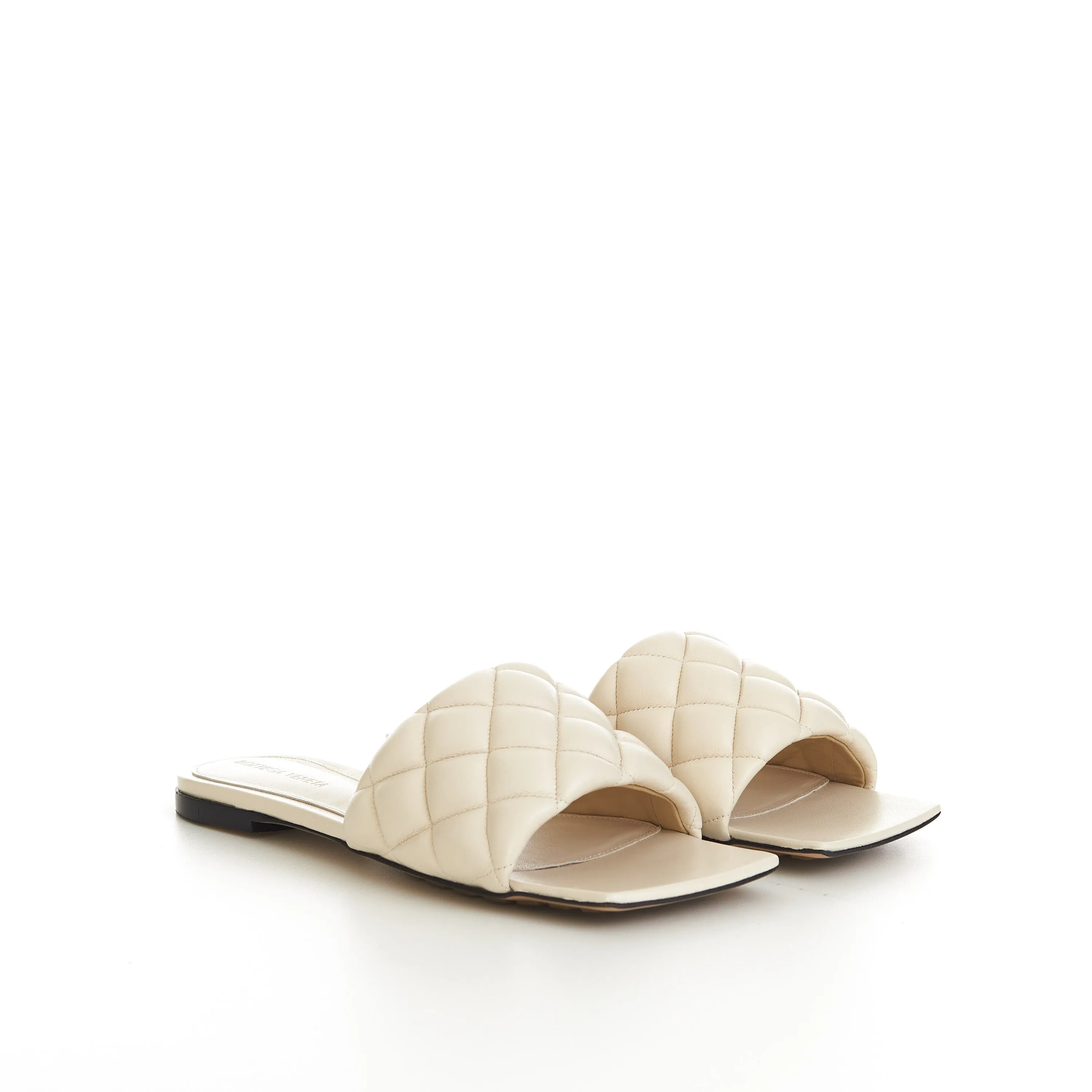 Quilted Padded Flat Sandals In White Leather