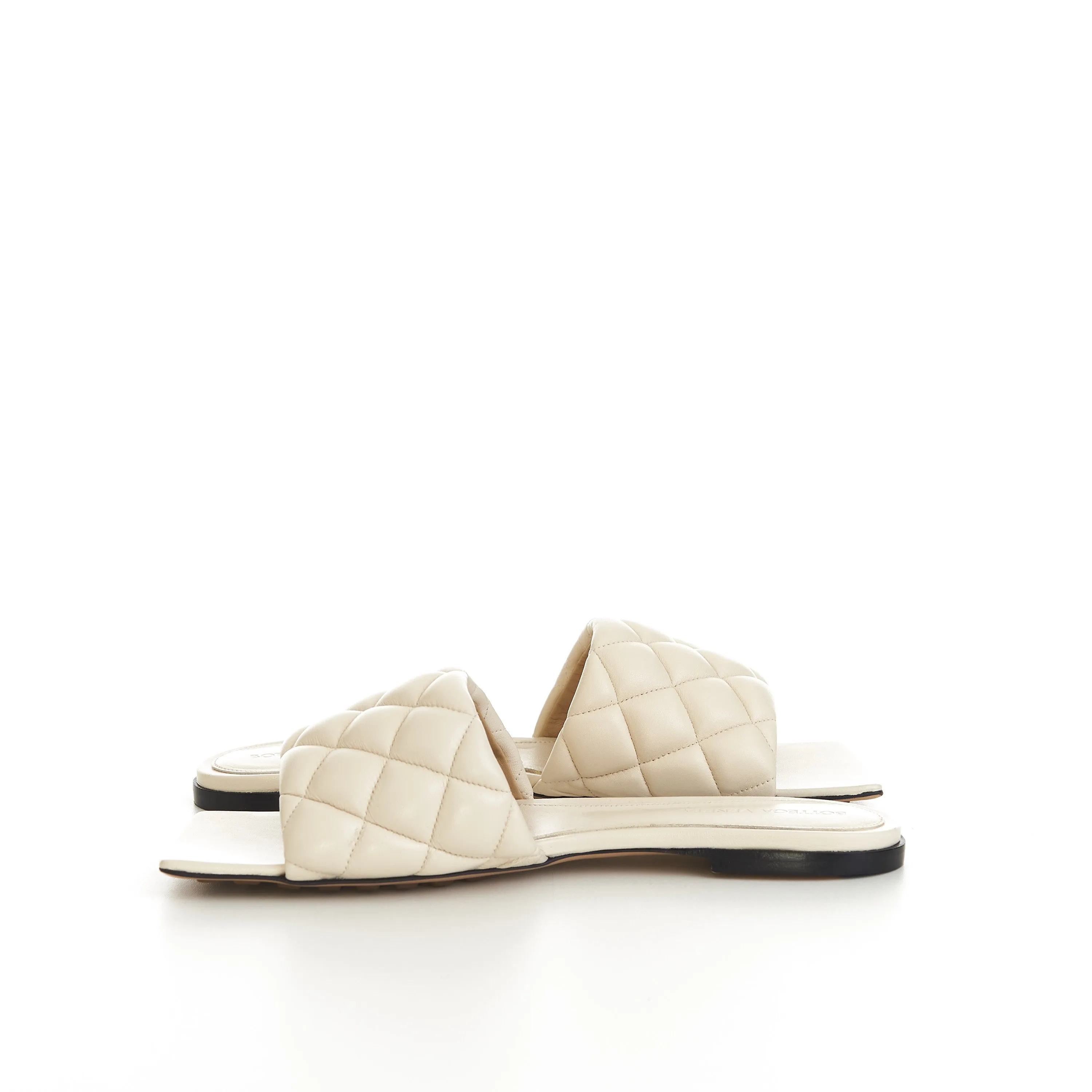 Quilted Padded Flat Sandals In White Leather