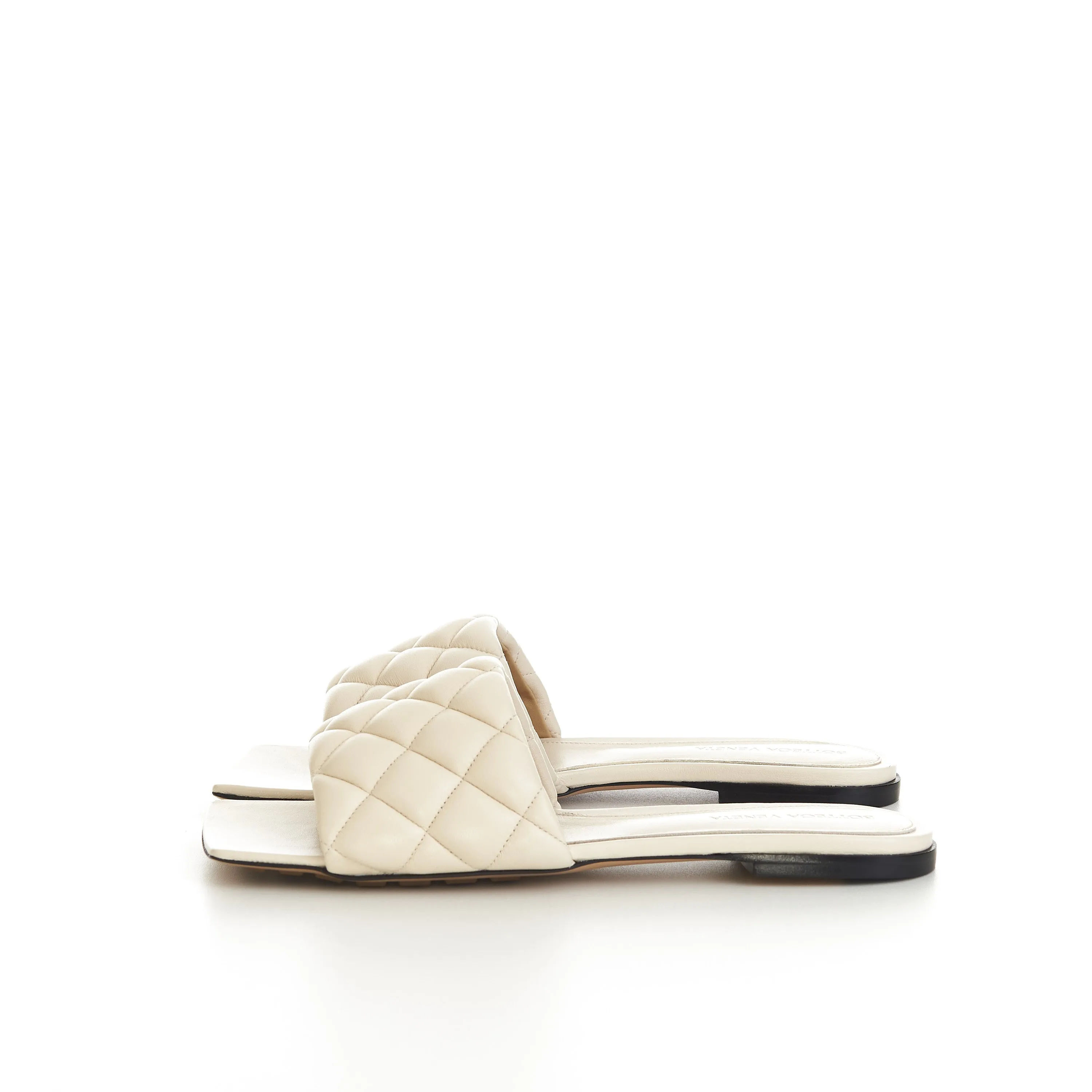 Quilted Padded Flat Sandals In White Leather