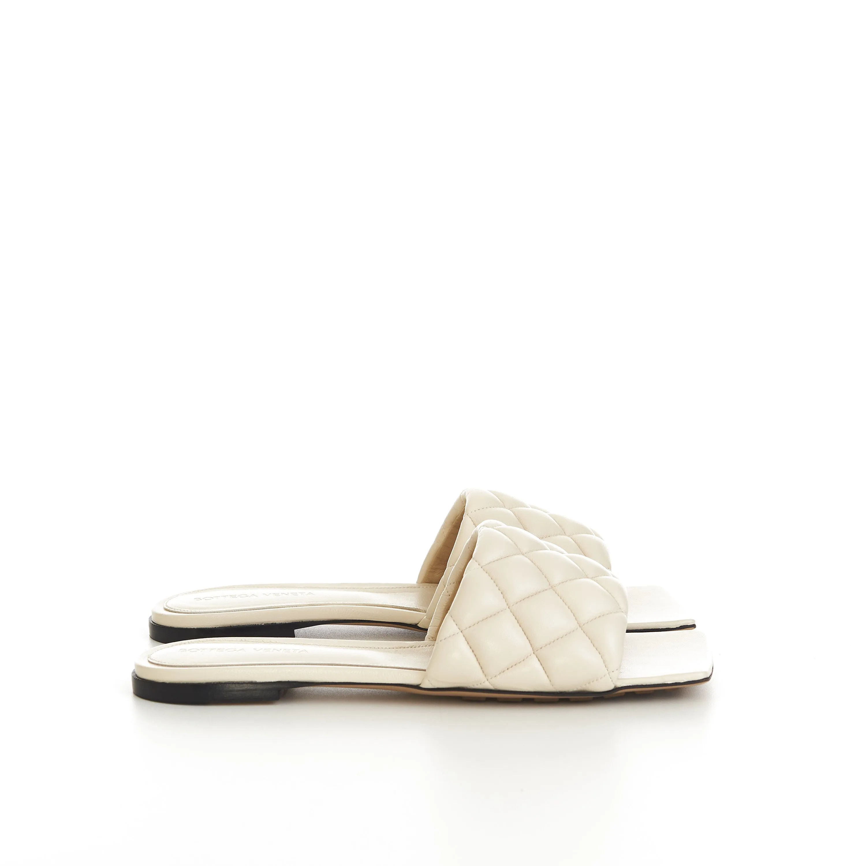 Quilted Padded Flat Sandals In White Leather