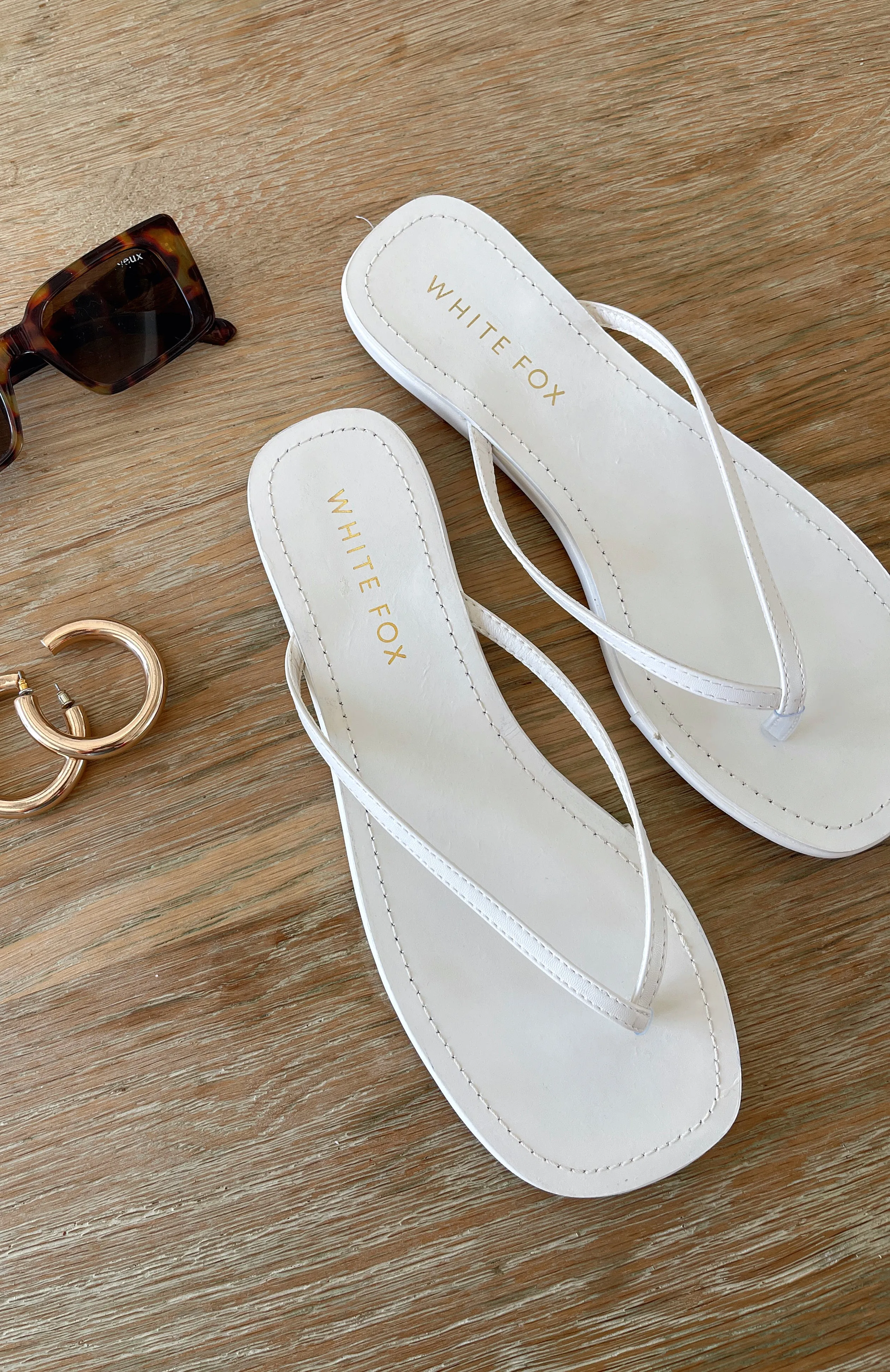 Roma Thong Sandals Bone