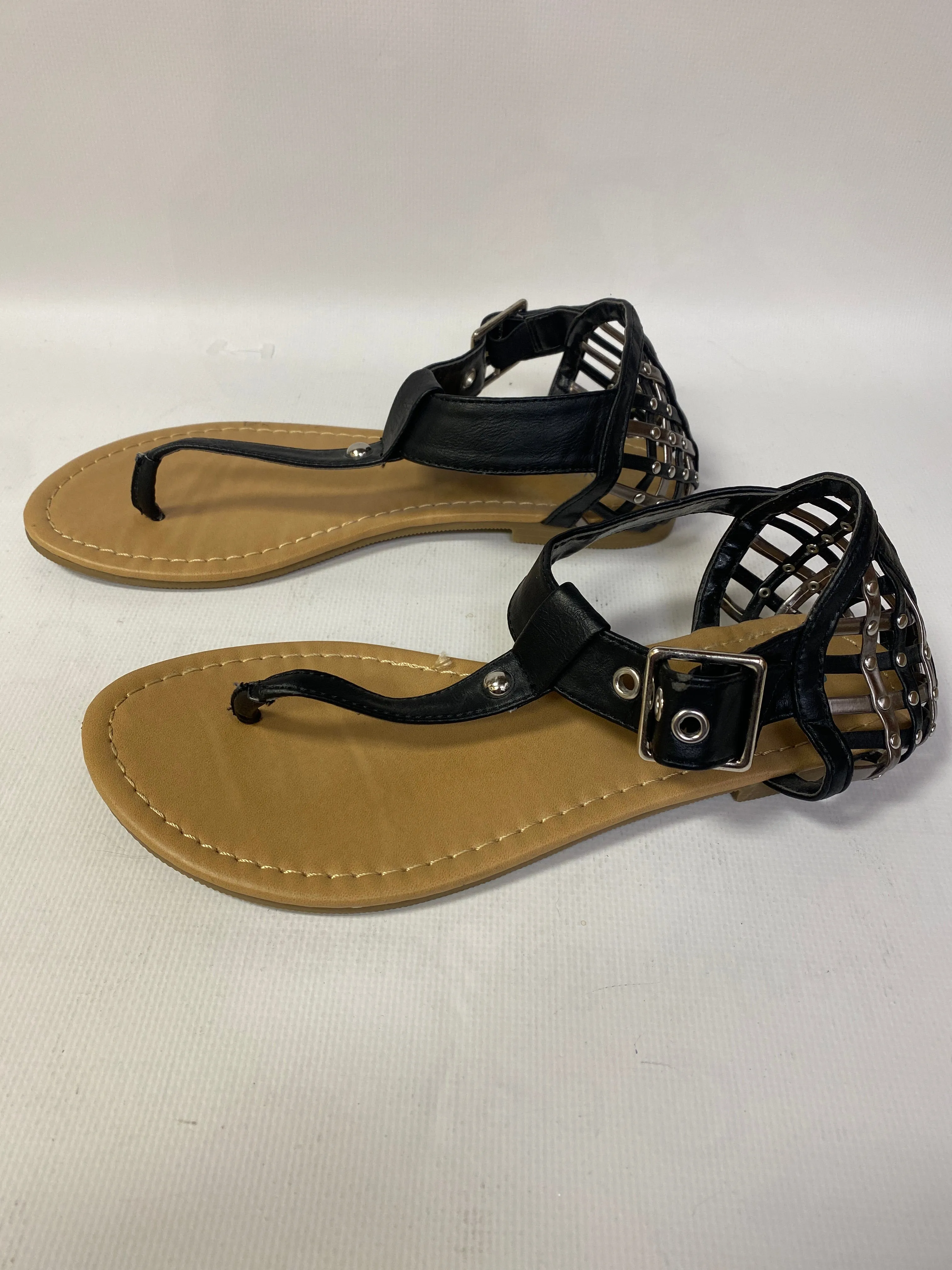 Sandals Flats By City Classified  Size: 6.5