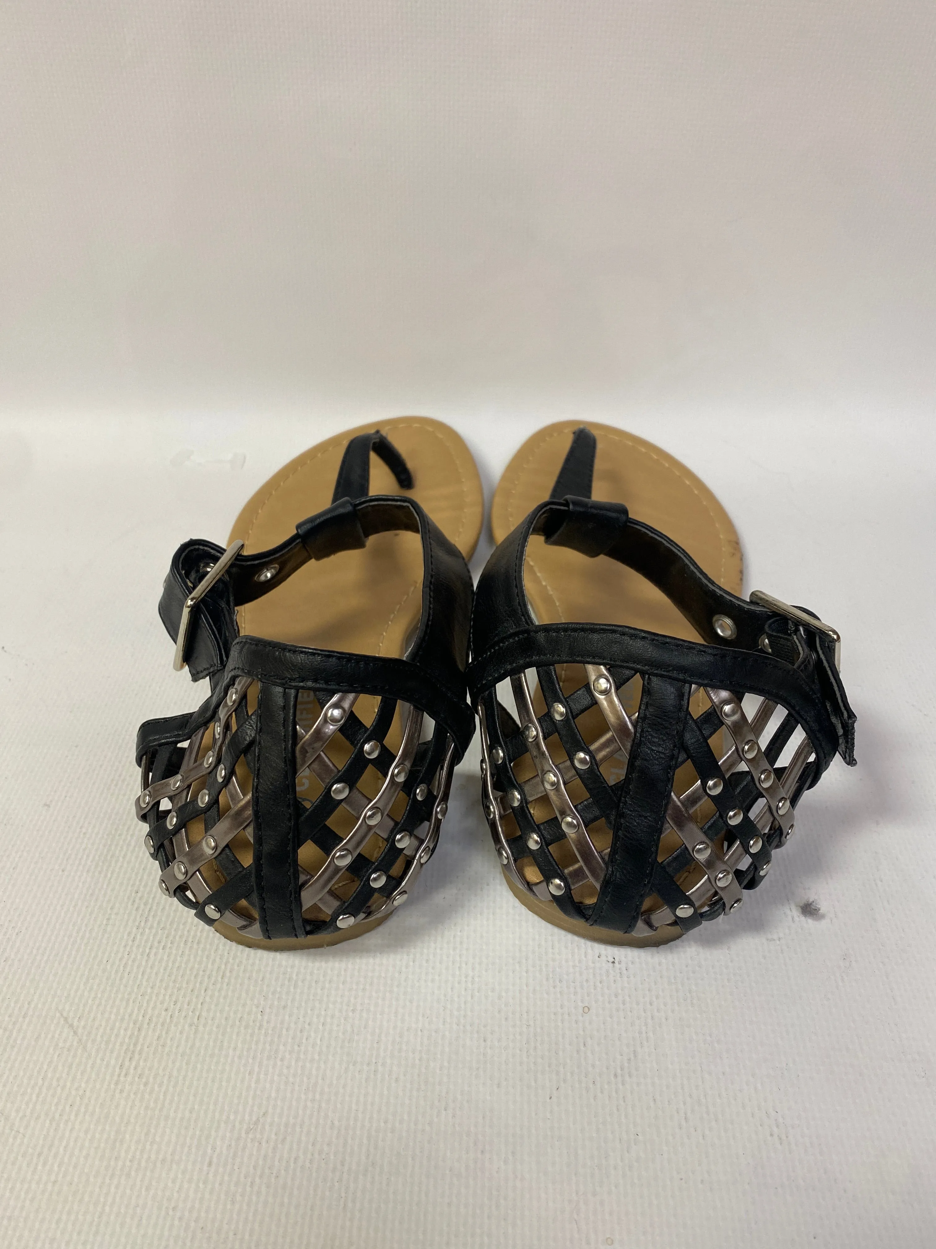 Sandals Flats By City Classified  Size: 6.5