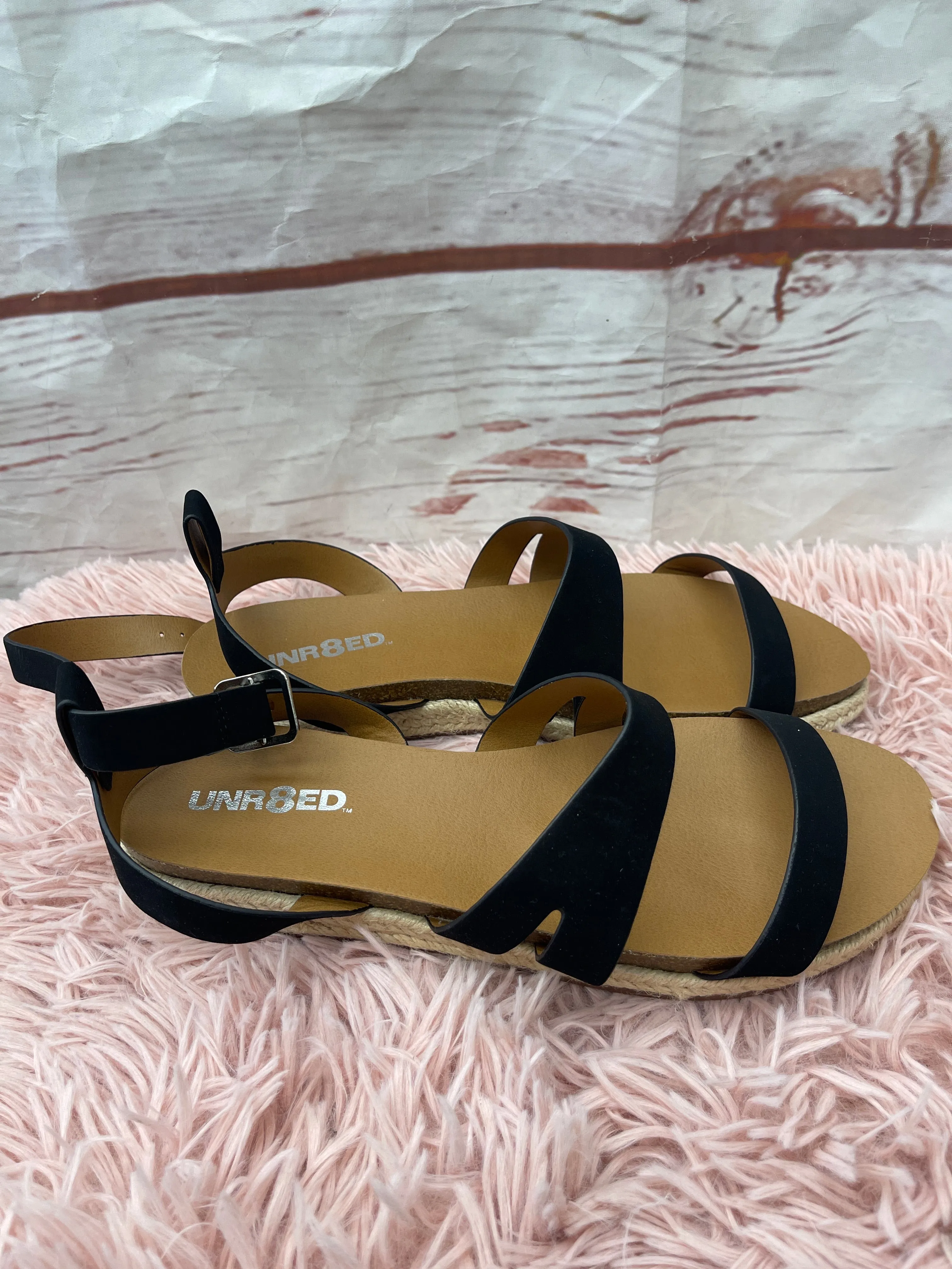 Sandals Flats By Clothes Mentor  Size: 9