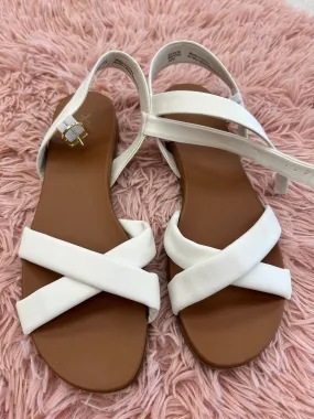 Sandals Flats By Xappeal In White, Size: 9.5